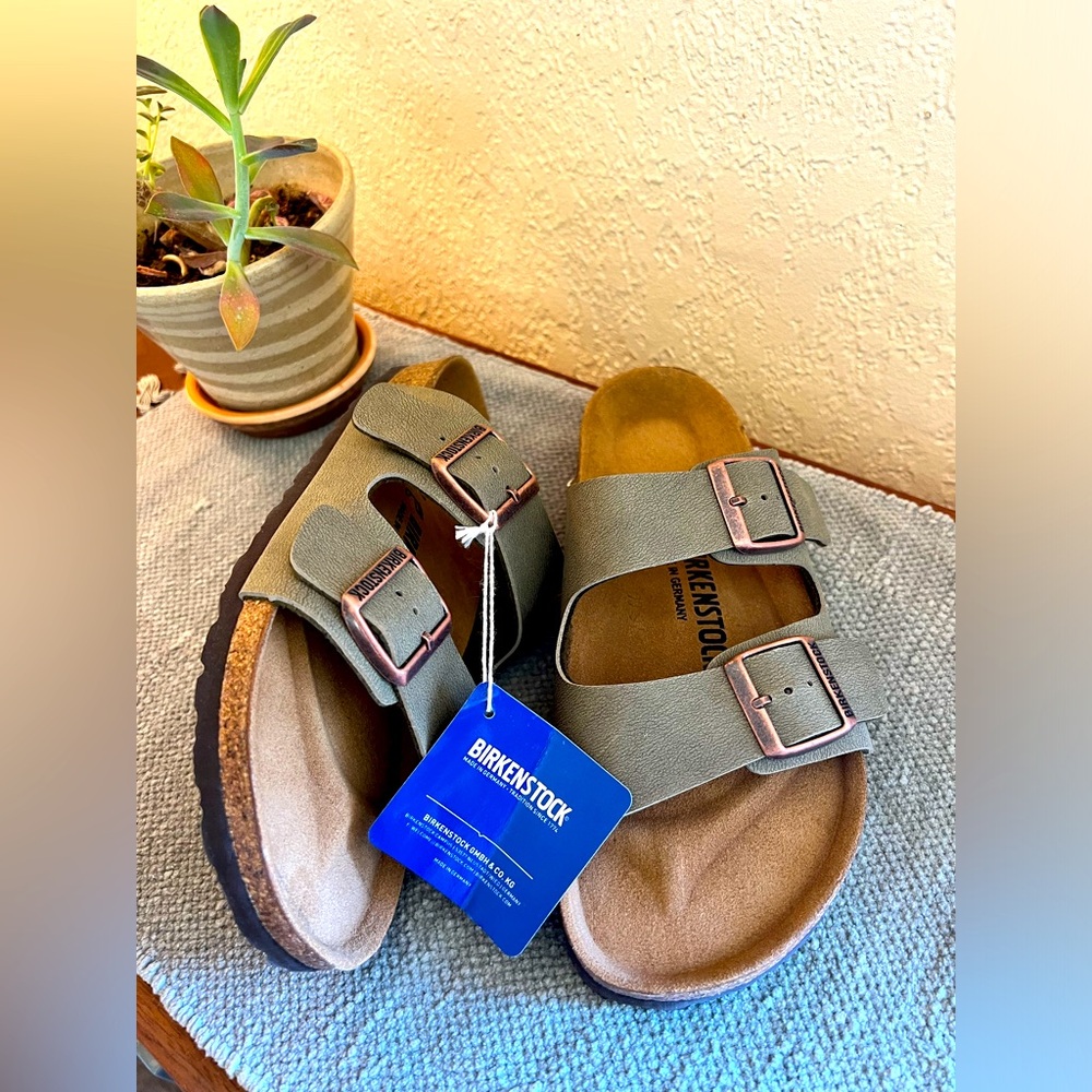 NWT Birkenstock Arizona Reg fit Stone